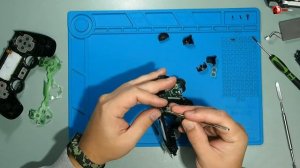 Меняем главный шлейф на геймпаде Dualshock 4.