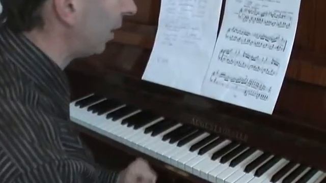 Урок пианино № 3. Что такое аккорды и как их играть на пианино. Часть 1 смотреть онлайн