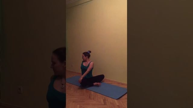 Йога видео-урок вечерней тренировки 18.03.2020 смотреть онлайн
