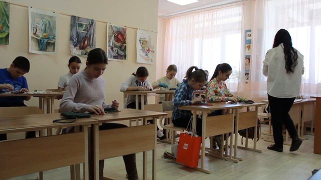 Урок по скульптуре, гипсовая розетка смотреть онлайн