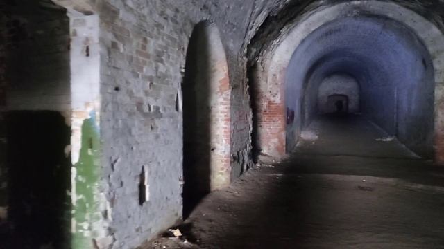 ПУТЕШЕСТВИЕ В КАЛИНИНГРАД 2023 ЯНВАРЬ (КЁНИНГСБЕРГ) ЧАСТЬ 3 / НЕМЕЦКИЙ ЗАБРОШЕННЫЙ ФОРТ №8 ЧАСТЬ 1 смотреть онлайн