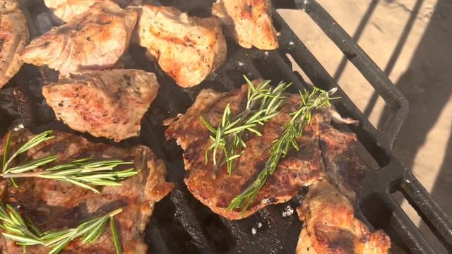 Чугунная решетка гриль в действии смотреть онлайн