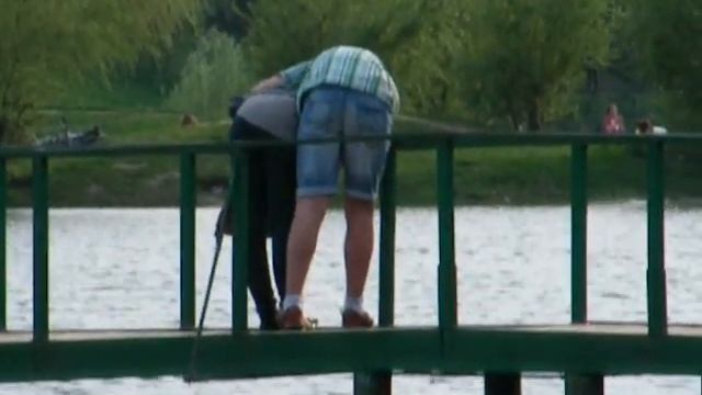 Пара влюбленных на Бабаевском пруду смотреть онлайн