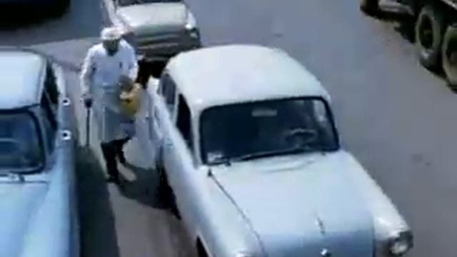 Доктор и бабушка на тролейбусе смотреть онлайн