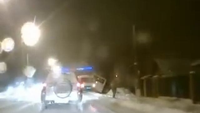 В Конаково улетел автобус смотреть онлайн