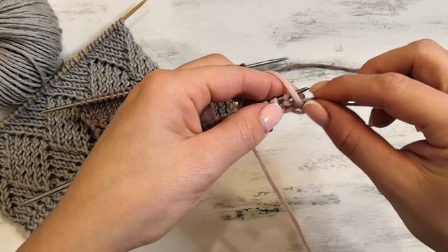 Интересная, эффектная и очень эластичная резинка спицами "хлебный колос" смотреть онлайн