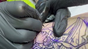 1. Контур в татуировке. Как я делаю контур. Процесс с объяснениями [Tattoo Training]