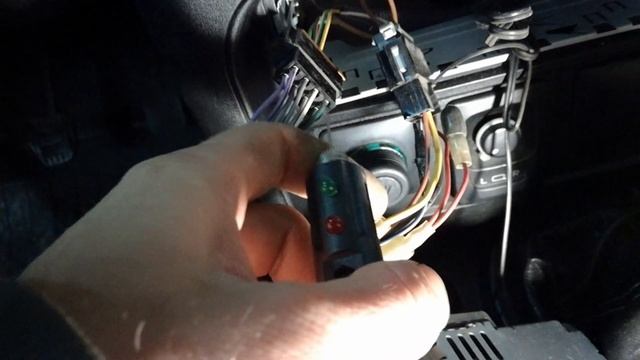 Перестал играть динамик( Niva chevrolet) смотреть онлайн