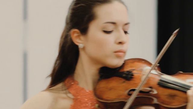 Laura Katherina Handler (18), Mendelssohn Violin Concerto E-minor - 1. Mov смотреть онлайн