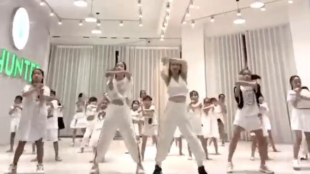 Modern Dance Kids | King and Queen song | Choreography by Xê Xủi | Nhảy hiện đại HP смотреть онлайн