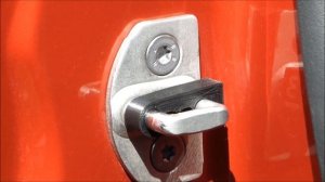 LADA XRAY - Установил демпферы замков на двери.
