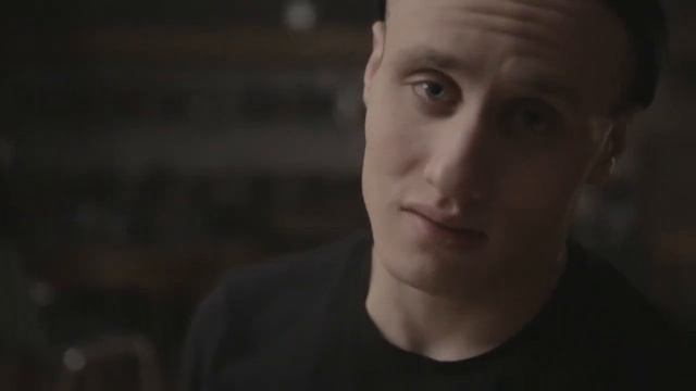 Актер «Гоголь-центра» Никита Кукушкин читает стихотворение Тилля Линдемана «Я не злой» смотреть онлайн