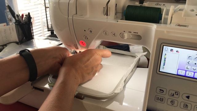 Brother Innov-is F480 Stickmaschine Faden Einspannen