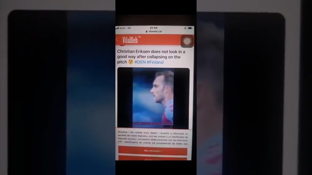 Шоккк😨.Кристиан Эриксен упал на землю. смотреть онлайн