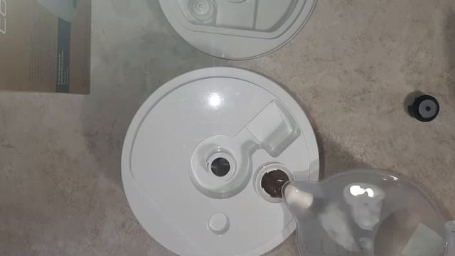 Распаковка – Ультразвуковой увлажнитель воздуха Scarlett SC-AH986E15 смотреть онлайн