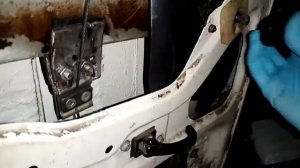 Ремонт держателя заднего стекла стеклоподъемника на ВАЗ-2106