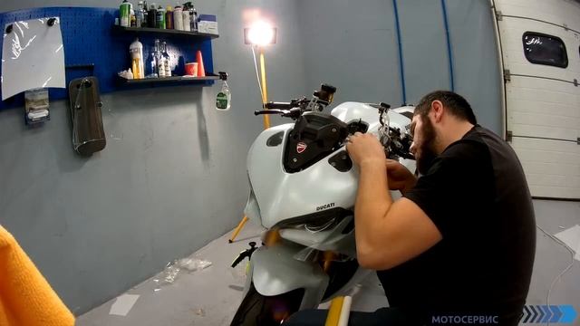 Таймлапс как мы бронировали Ducati SuperSport 950s. Можно залипнуть надолго! смотреть онлайн