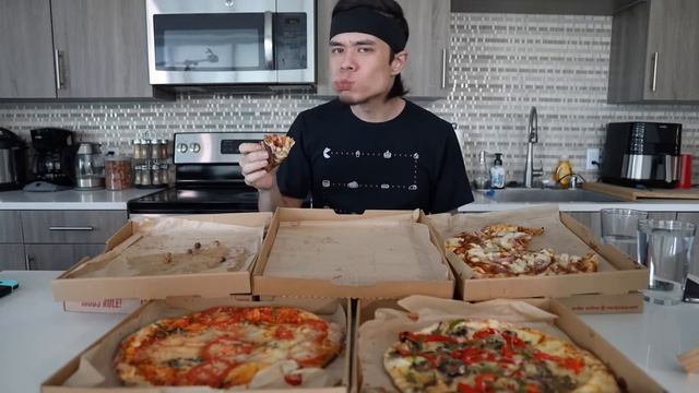 5 Whole Pizzas + Q&A (#TakeoutTuesday ep.2) смотреть онлайн
