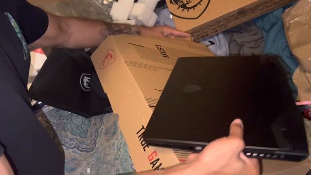 MSI - GP66 Leopard 11UG 15.6" Unboxing смотреть онлайн