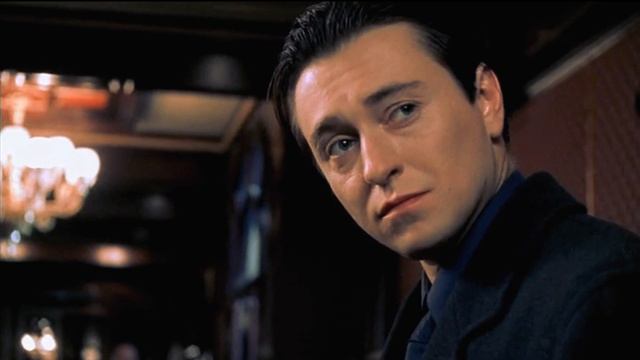 белый & пчёла || hypnotic смотреть онлайн