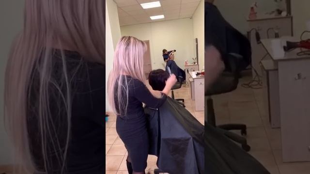 Показ стрижки боб-каре градуированное смотреть онлайн