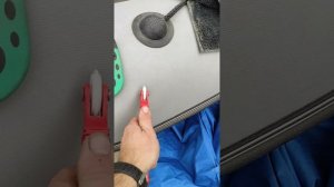 Клеим рым и ручки на ПВХ лодку