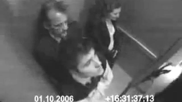 Сумашедшая девушка в лифте смотреть онлайн