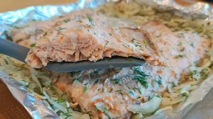 ГОРБУША НА ЛУКОВОЙ ПОДУШКЕ, запеченная в духовке