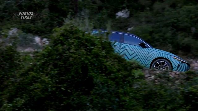 Future Toyota C-HR – Hidden Photos смотреть онлайн