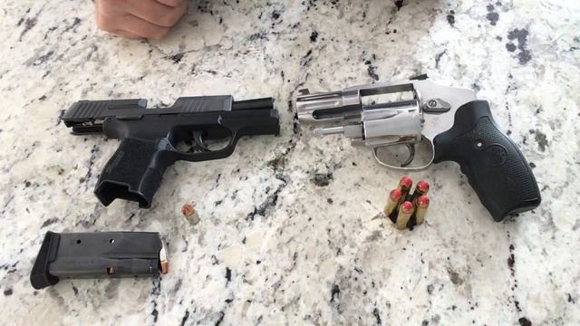 Sig P365 and a S&W 640 Pro смотреть онлайн