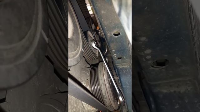 Шевролет Лачетти генератор - снятие генератора - ремонт генератора смотреть онлайн