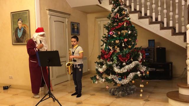 Saxophone Khusein Siufi”Hello dolly”with grandfather смотреть онлайн
