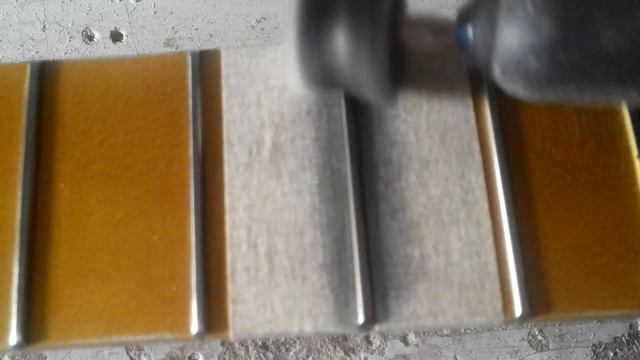Example of fret polishing process on a vintage guitar. смотреть онлайн