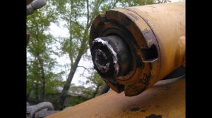 Оборвало крепление штока гидроцилиндра к рукояти САТ JCB VOLVO GIDROMEK HITACHI TEREX KOMATSU