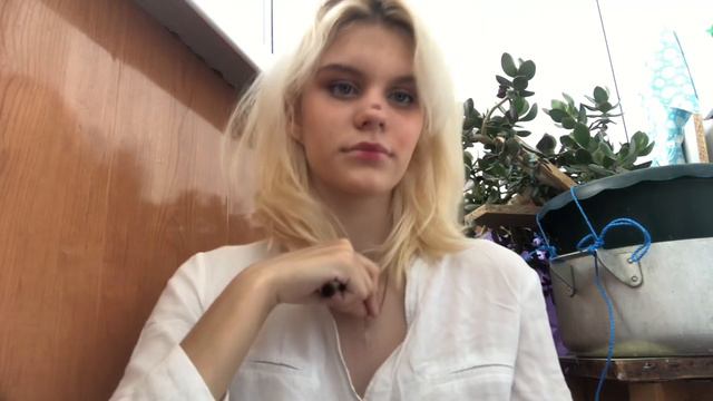 странная женщина ворвалась к тебе в дом, говорит что она твоя фея крёстная ~она будет красить тебя смотреть онлайн