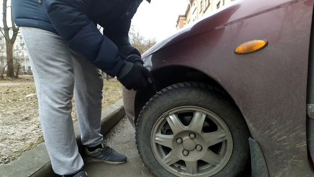 Как быстро сделать пробитое колесо 5 минут и 100 рублей! смотреть онлайн