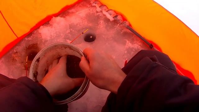 Опробовал новую Палатку Следопыт . зимняя поплавочная удочка Плотва в глухозимье .Старое видео смотреть онлайн