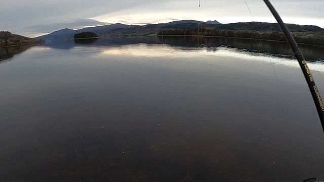 Рыбалка в Норвегии с берега!! Люр. Треска. Норвегия. Рыбалка смотреть онлайн