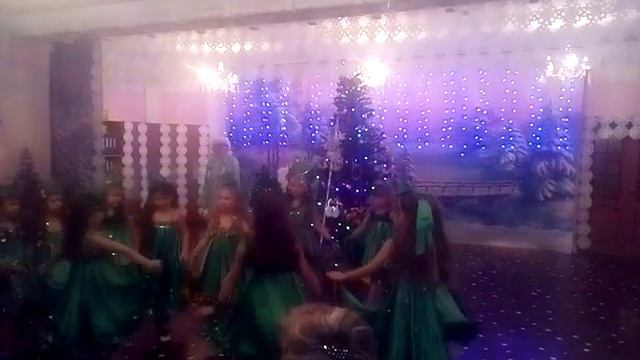 Новый год. Сад 251. Танец елочек. смотреть онлайн