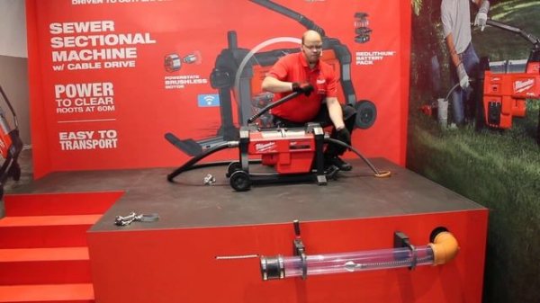 Аккум. секционная прочистная машина M18 Fuel. Конференция Milwaukee 2020, Монте-Карло, 3-4 февраля