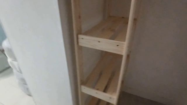 Не удержалась до утра...и хоба! новый стеллаж готов:) смотреть онлайн