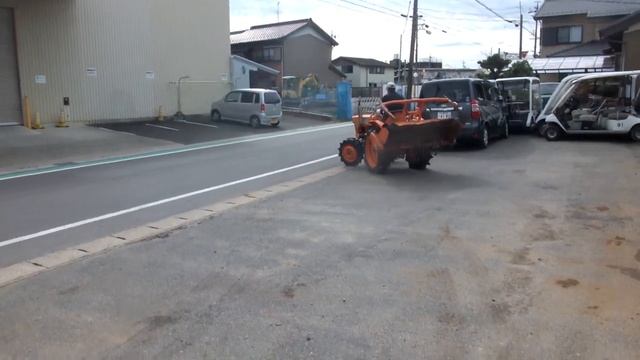 Японский дизельный мини трактор KUBOTA L1501 смотреть онлайн