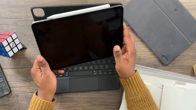 Apple Magic Keyboard Unboxing & Review | The Secret to Floating Ipads? смотреть онлайн