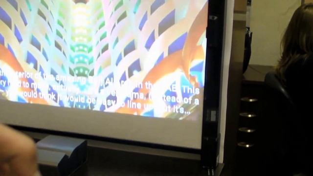 Ультракороткофокусный LED проектор LG PH450UG смотреть онлайн