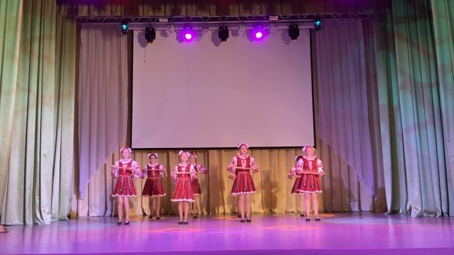 Танец "Таўкачыкі" Танцевальный коллектив "Хорошенькие" смотреть онлайн
