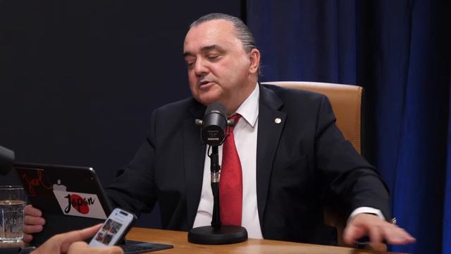 Stefan Jicol. Cancan, smecherii, combinatii, politica si razboi ! смотреть онлайн