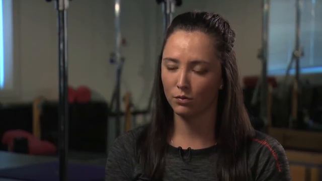 Podiatrist Sarah Goode Talks Footwear Selection смотреть онлайн