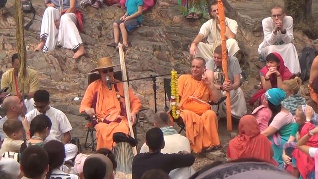 Лилы со Шримати Радхарани - Е.С. Бхакти Чайтанья Свами смотреть онлайн