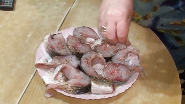 Кефаль жареная в пряной панировке / Grilled mullet in spicy breaded смотреть онлайн