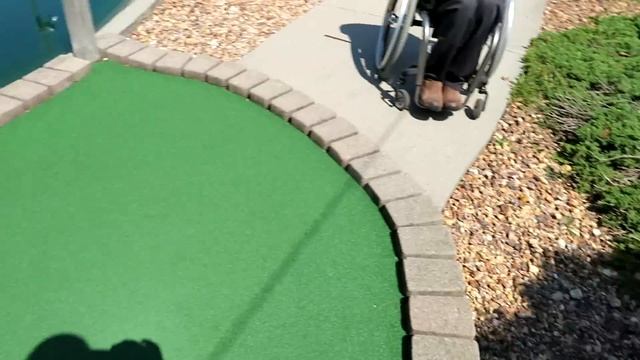 Mini Golfing as a PARAPLEGIC | Wheelchair Mini Golf смотреть онлайн
